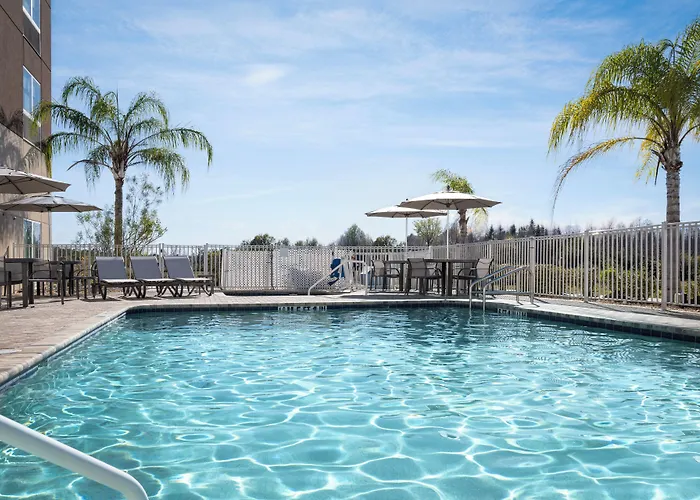 Holiday Inn Express & Suites Trinity By Ihg